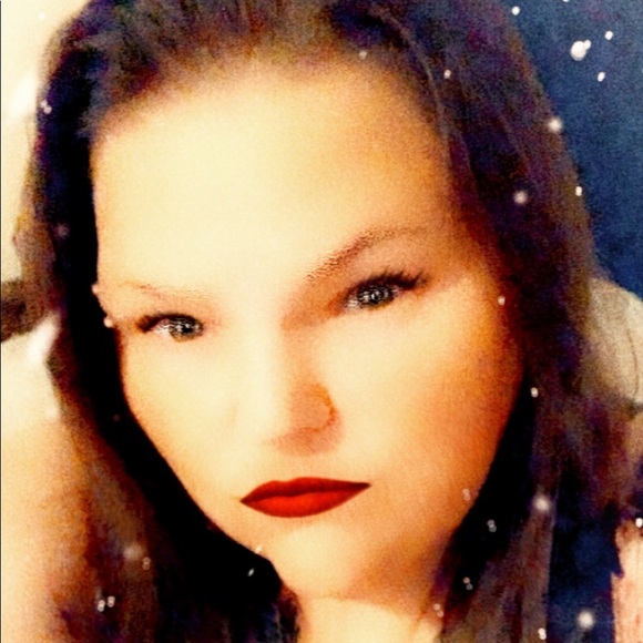 Meet your Posher, Jennifer - Picture 1 of 1